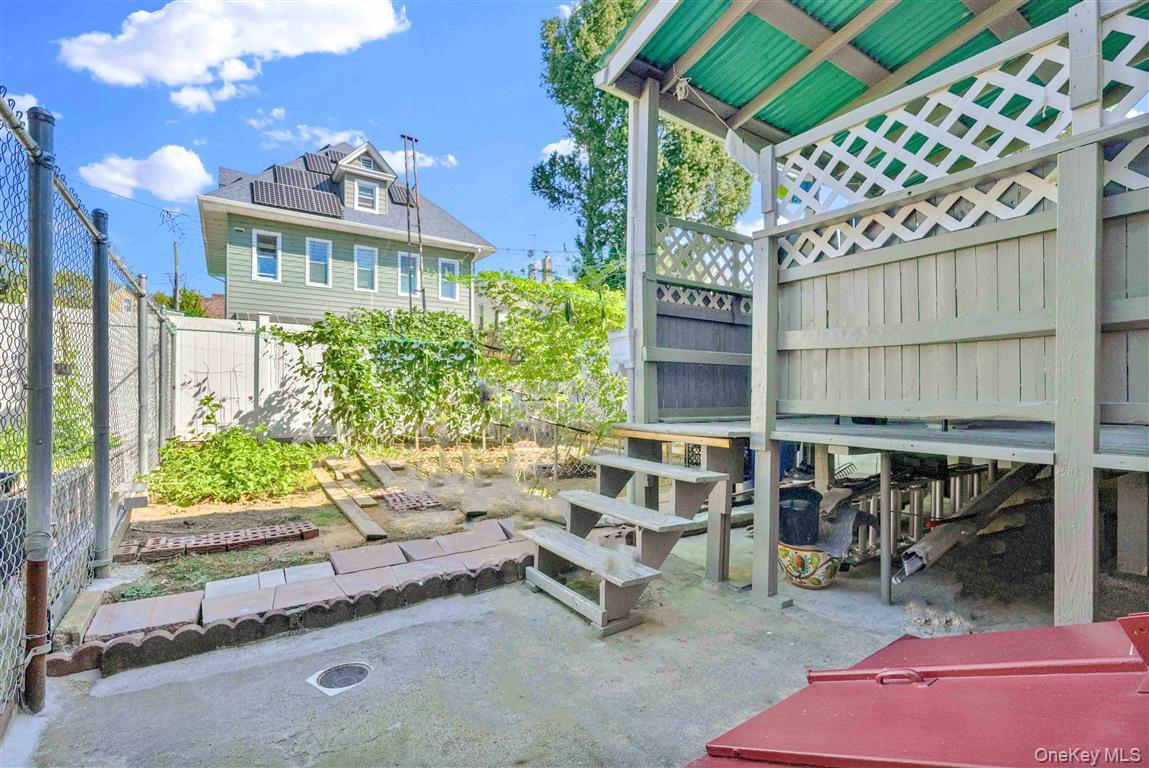 104-21 92nd Avenue, Richmond Hill, NY 11418