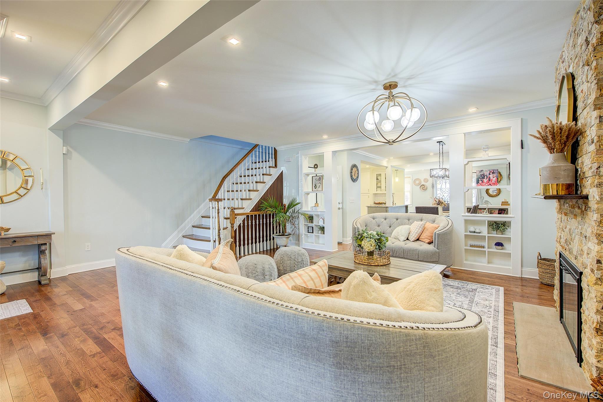 92-24 218 Street, Queens Village, NY 11428