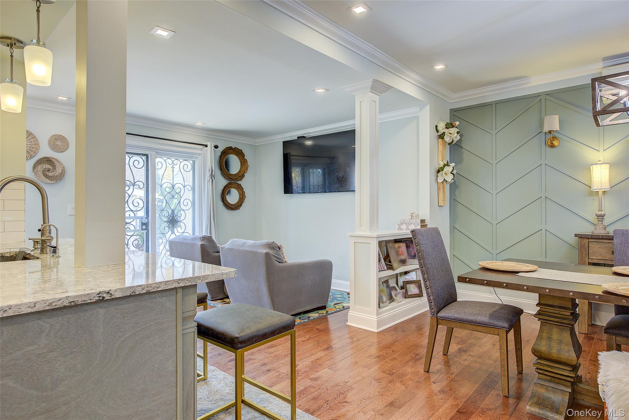 92-24 218 Street, Queens Village, NY 11428