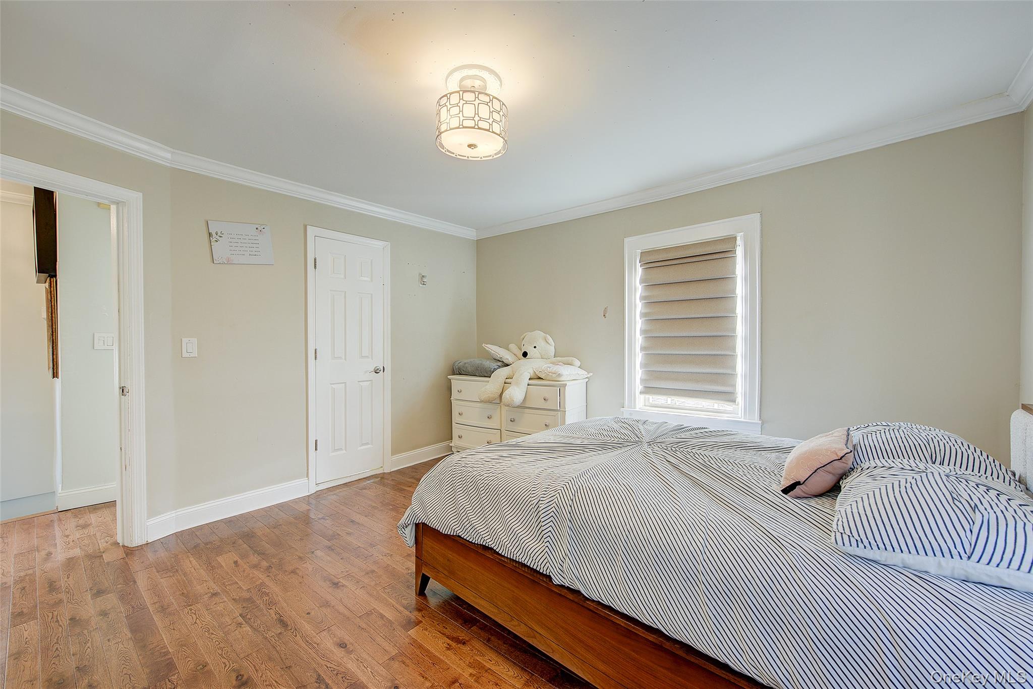 92-24 218 Street, Queens Village, NY 11428