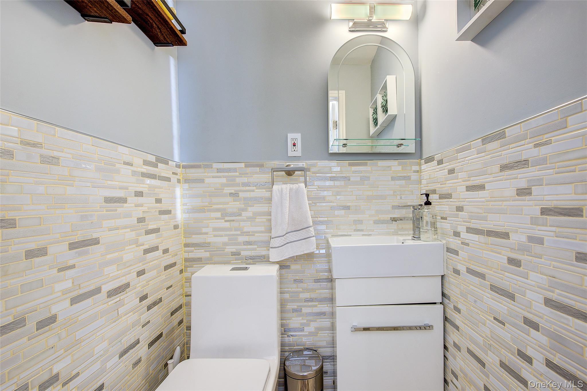 92-24 218 Street, Queens Village, NY 11428