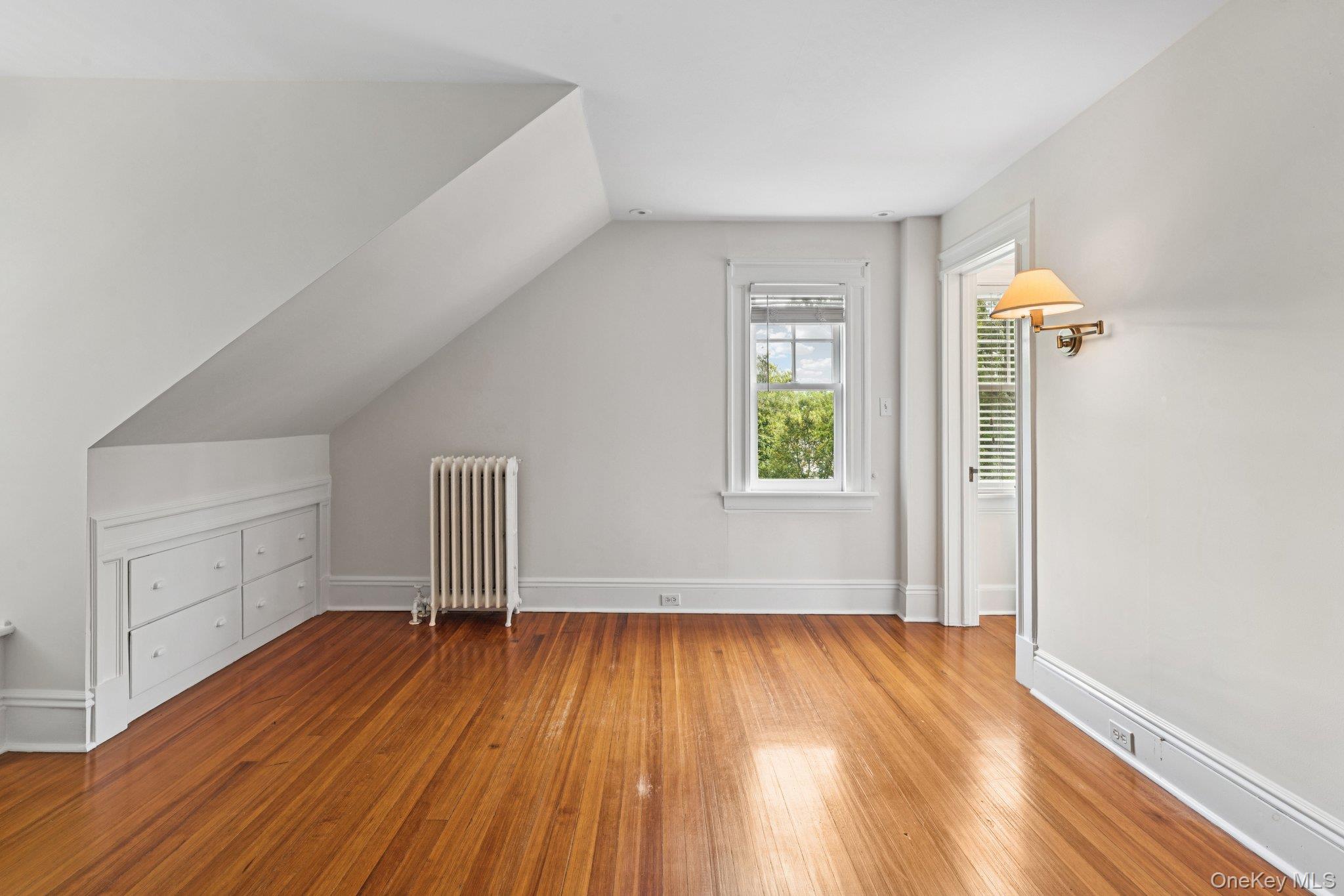 90 Thompson Avenue, Babylon, NY 11702