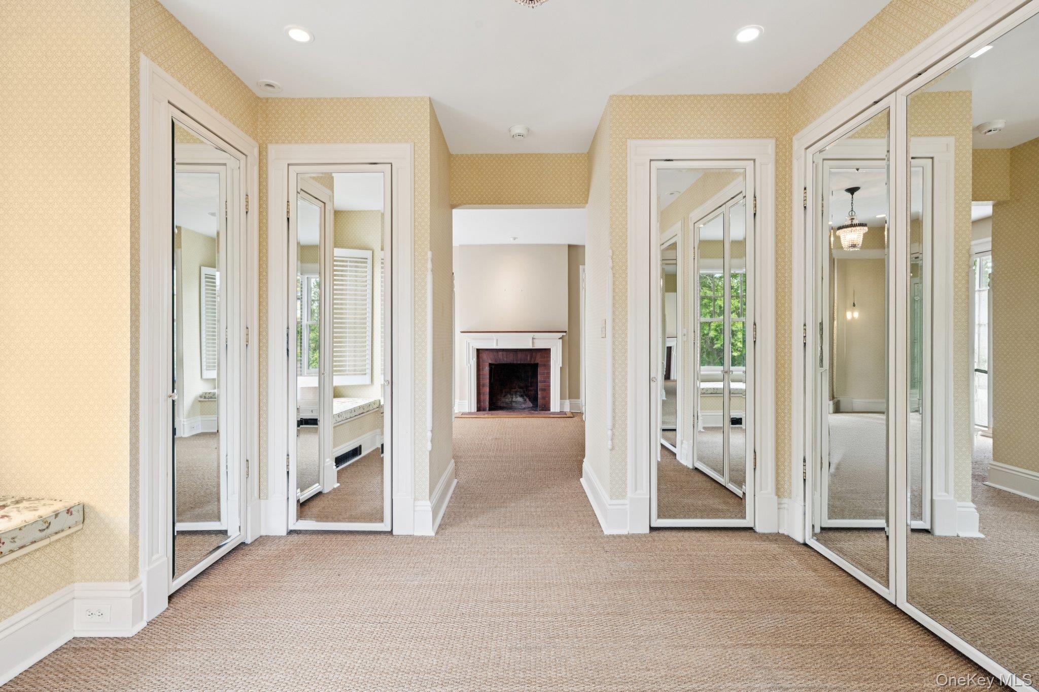 90 Thompson Avenue, Babylon, NY 11702