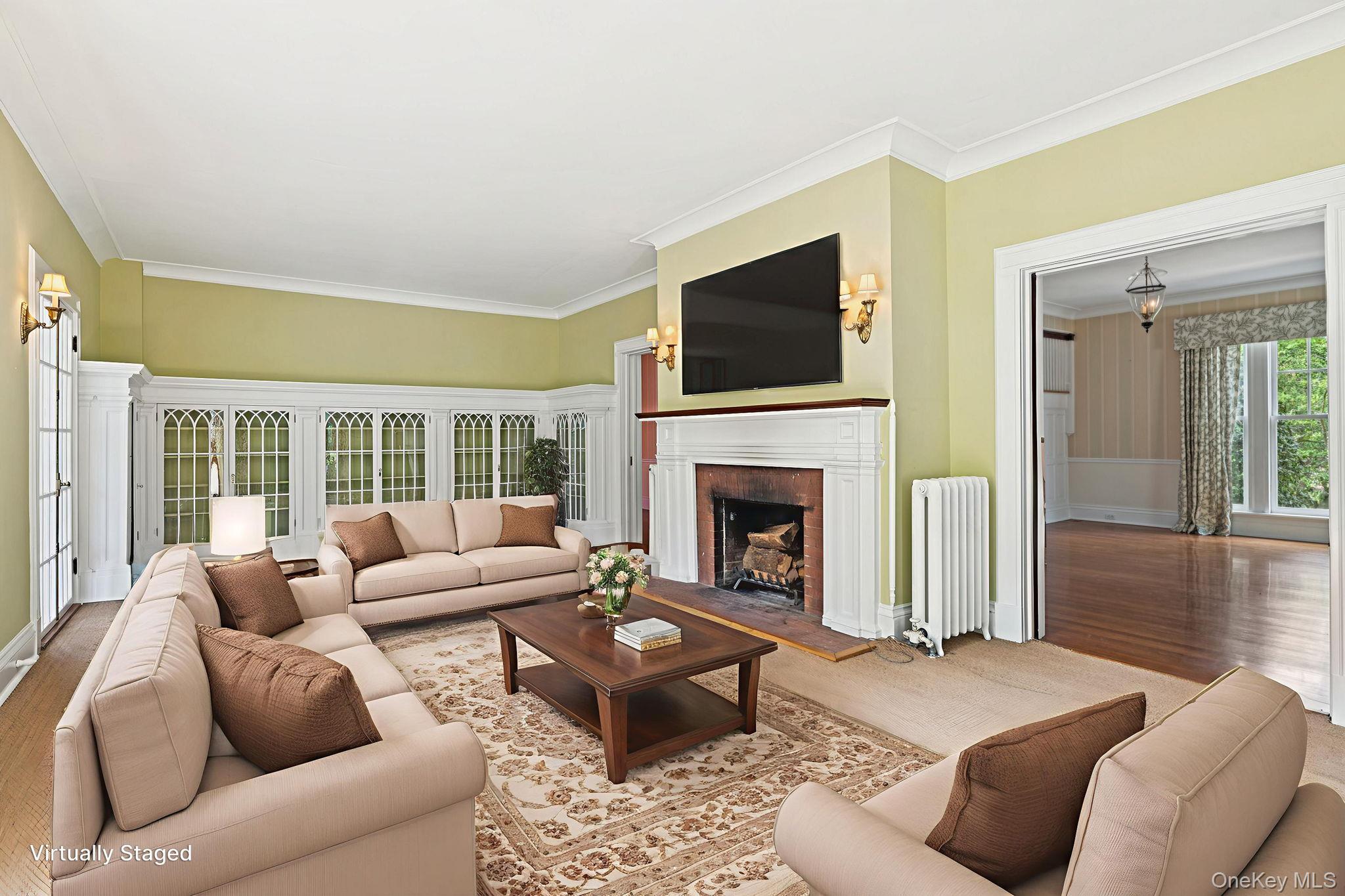 90 Thompson Avenue, Babylon, NY 11702