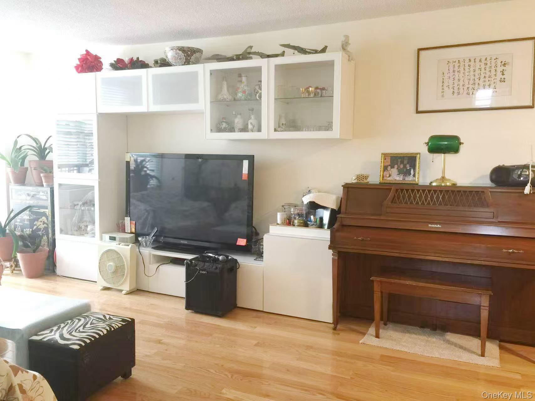 41-40 Union St # 6D, Flushing, NY 11353