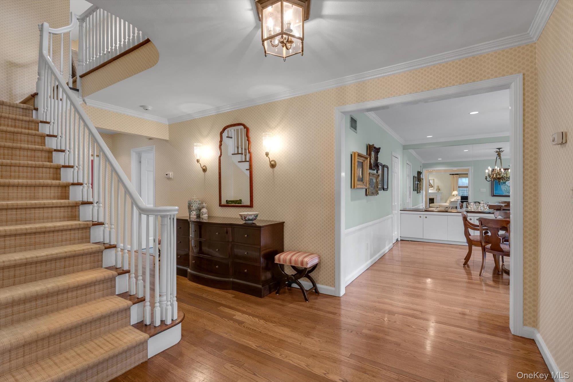 215 melbourne Road, Great Neck, NY 11021