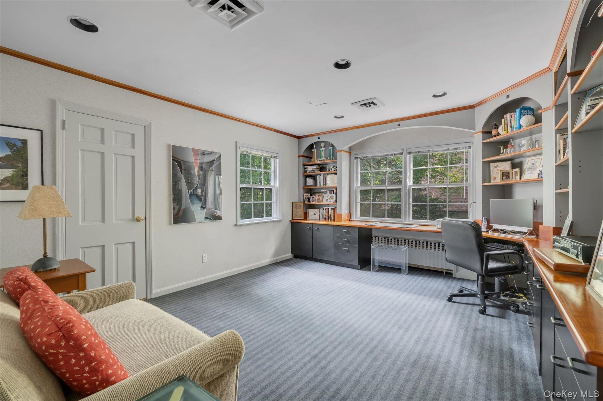 215 melbourne Road, Great Neck, NY 11021