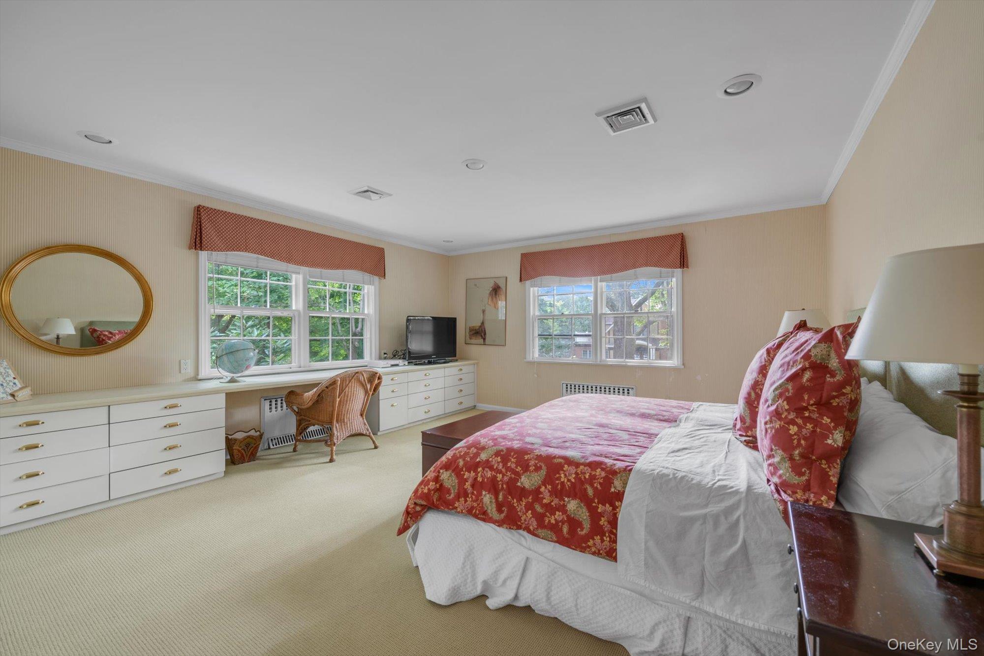 215 melbourne Road, Great Neck, NY 11021