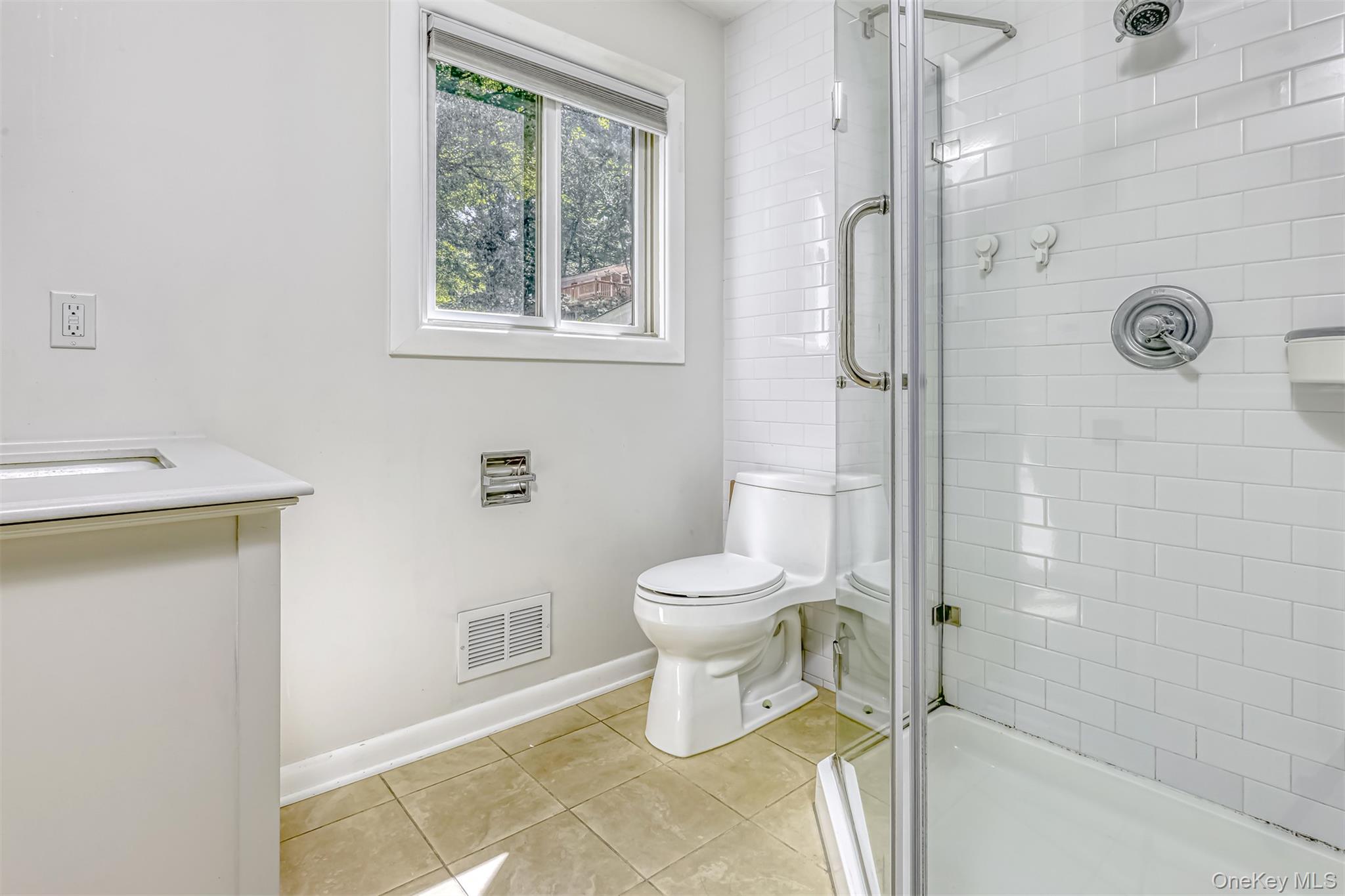 8 Beaver Hollow Lane, Airmont, NY 10952