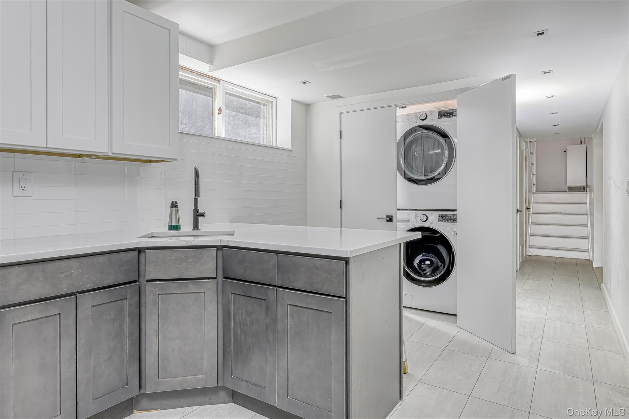 8 Beaver Hollow Lane, Airmont, NY 10952