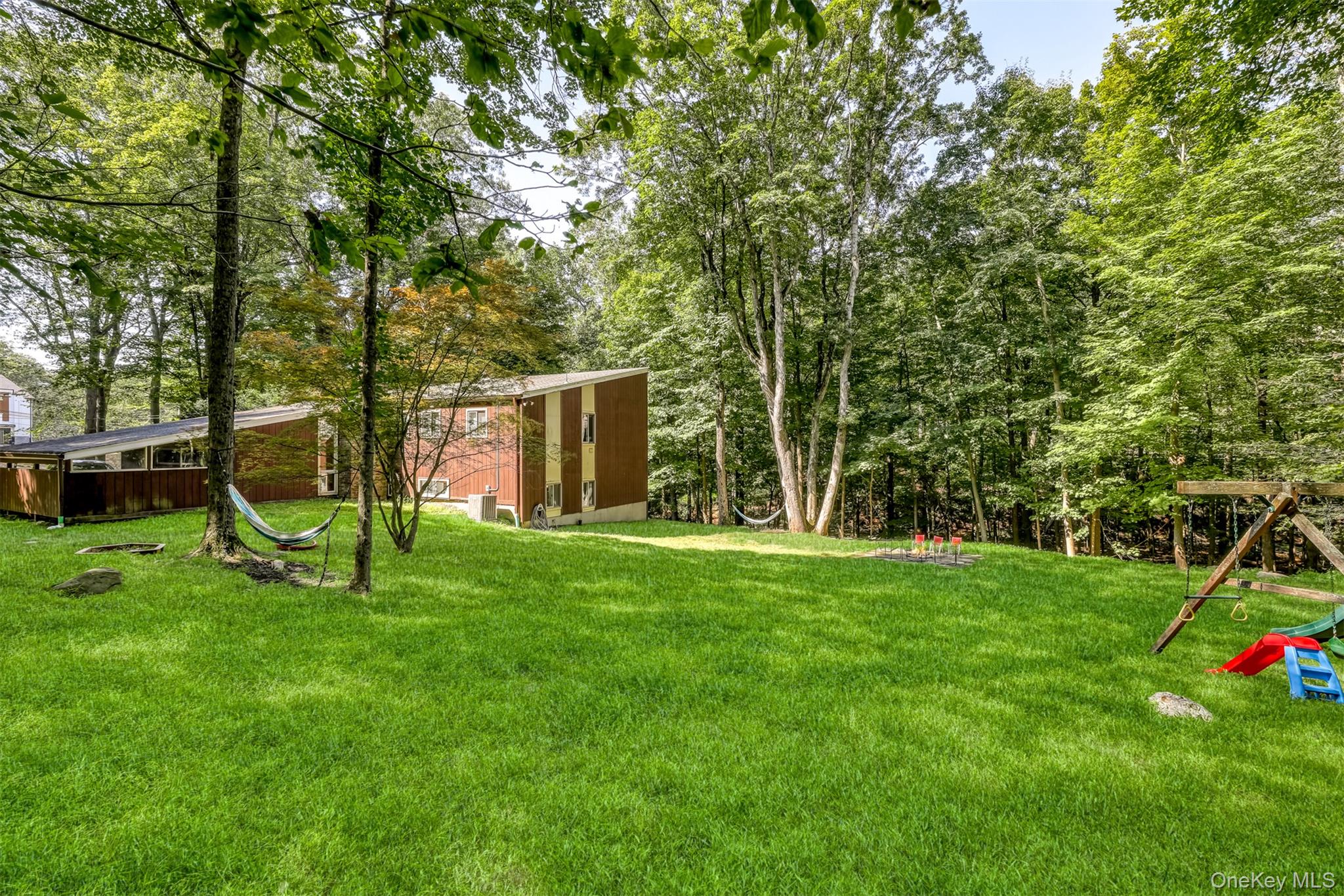 8 Beaver Hollow Lane, Airmont, NY 10952