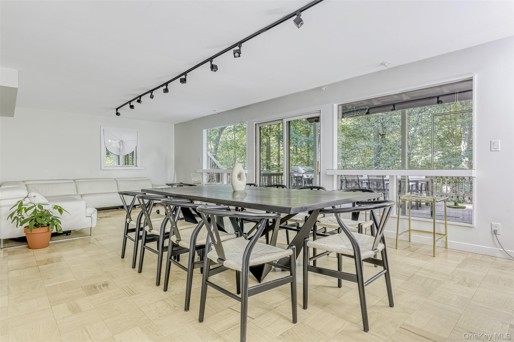 8 Beaver Hollow Lane, Airmont, NY 10952