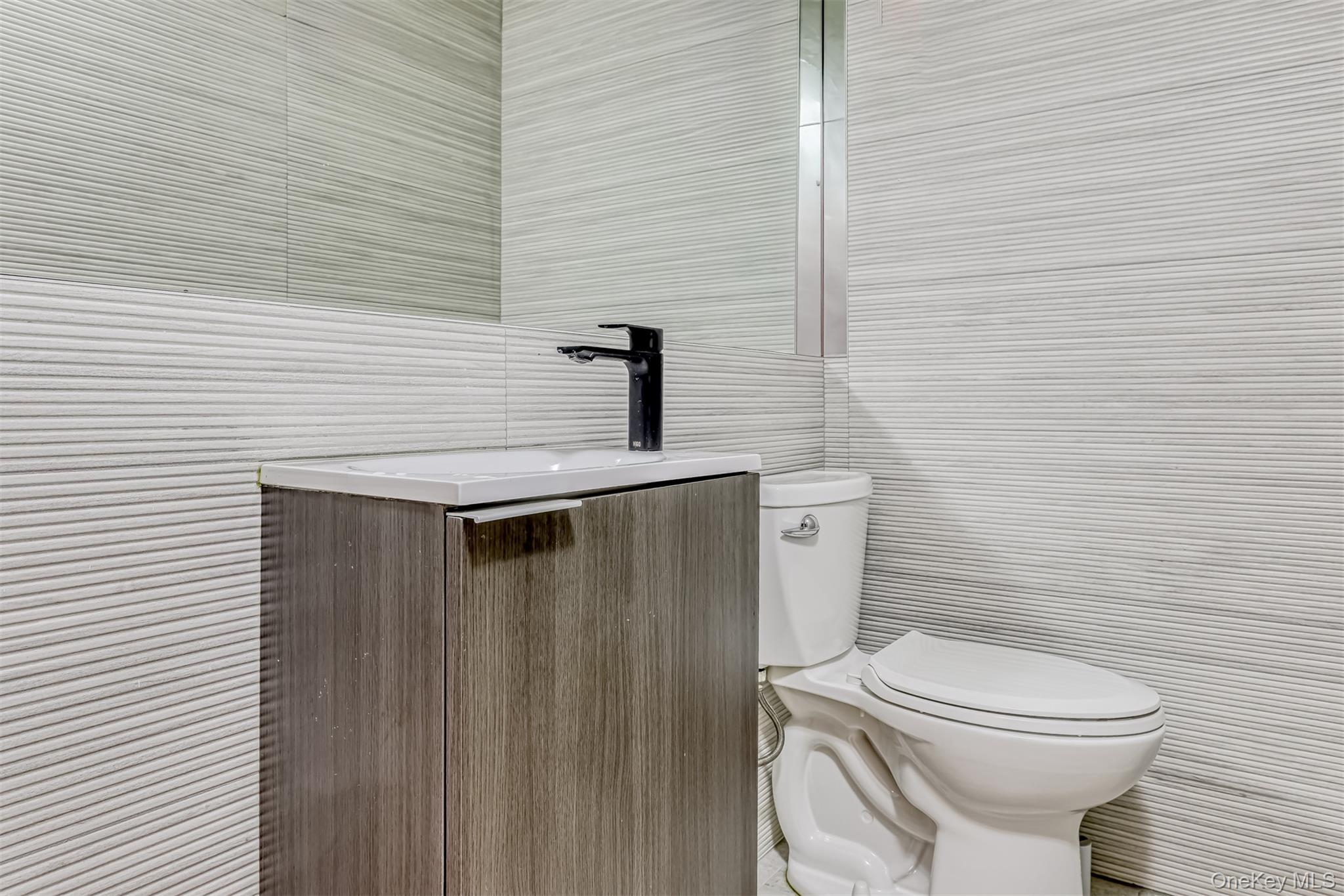 8 Beaver Hollow Lane, Airmont, NY 10952