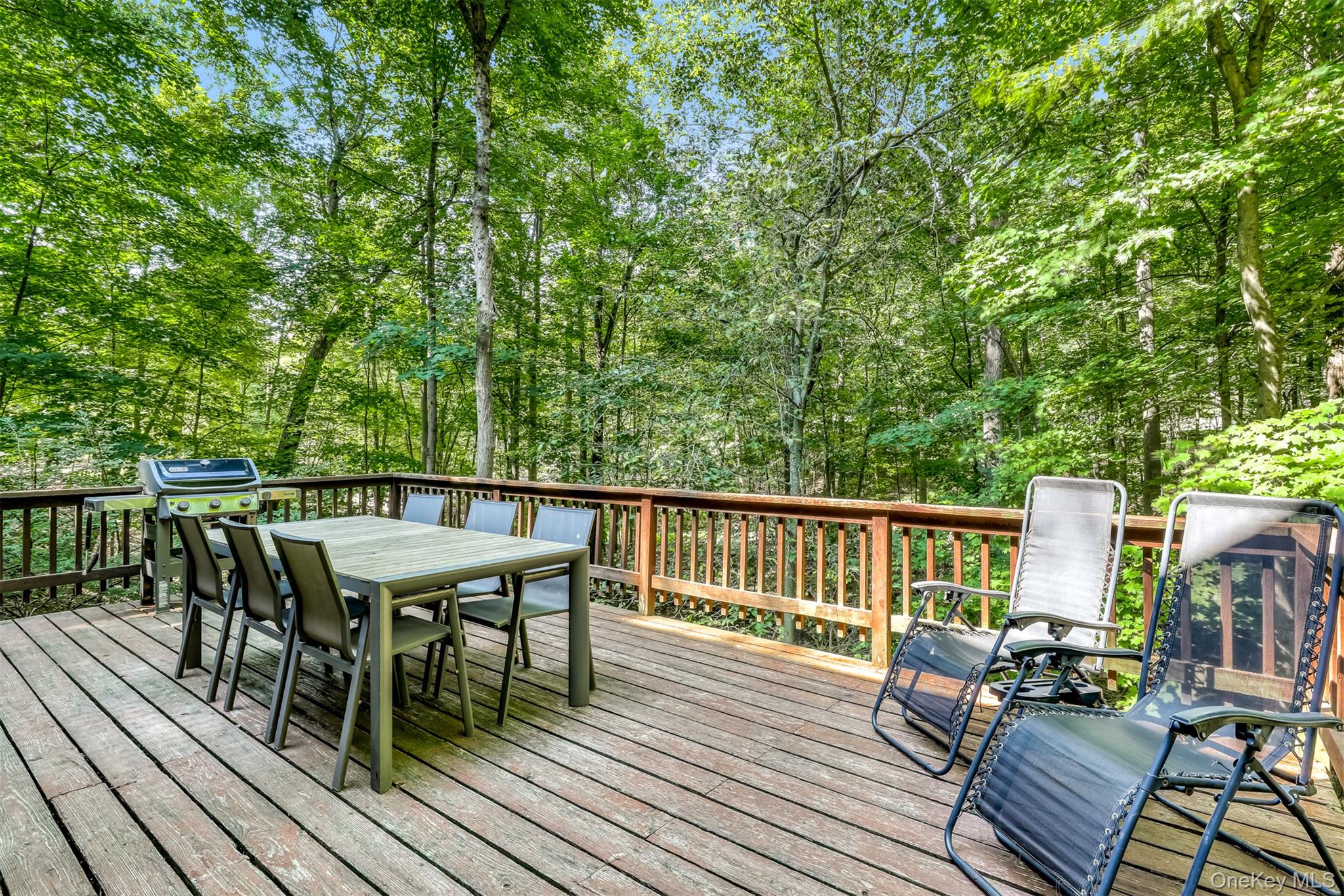 8 Beaver Hollow Lane, Airmont, NY 10952