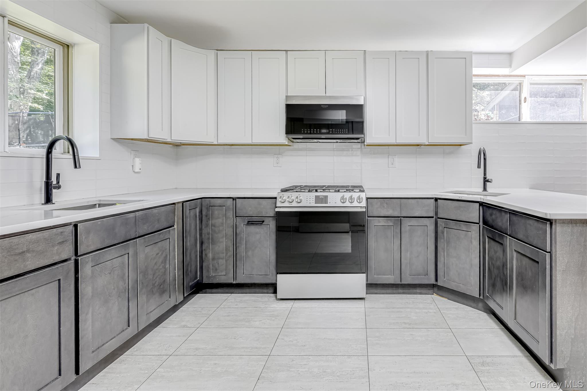 8 Beaver Hollow Lane, Airmont, NY 10952