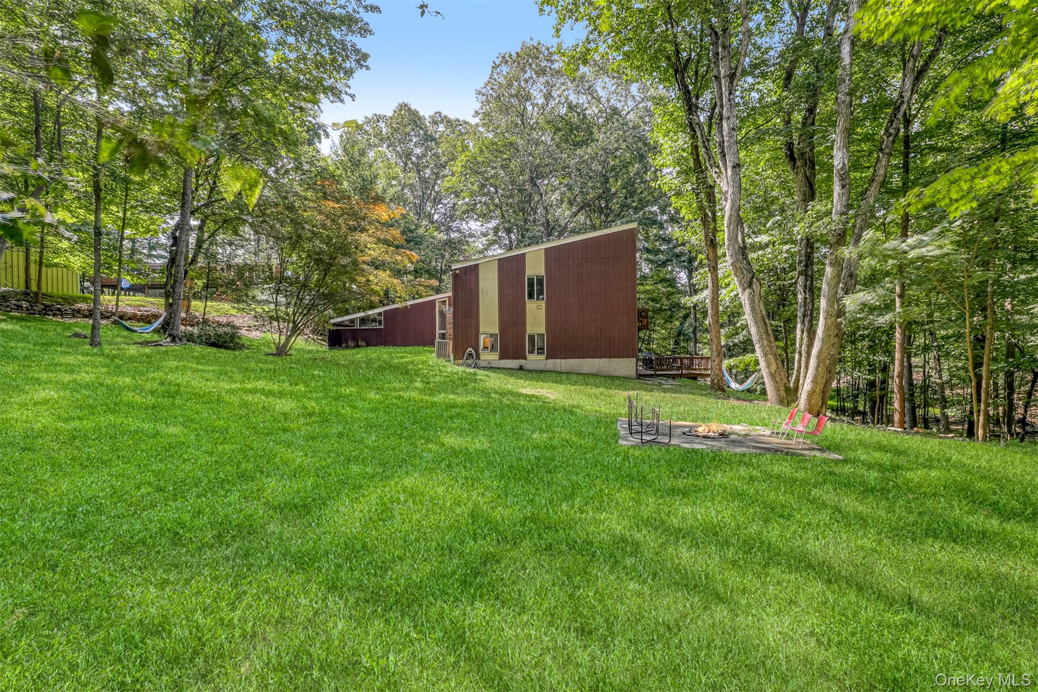 8 Beaver Hollow Lane, Airmont, NY 10952