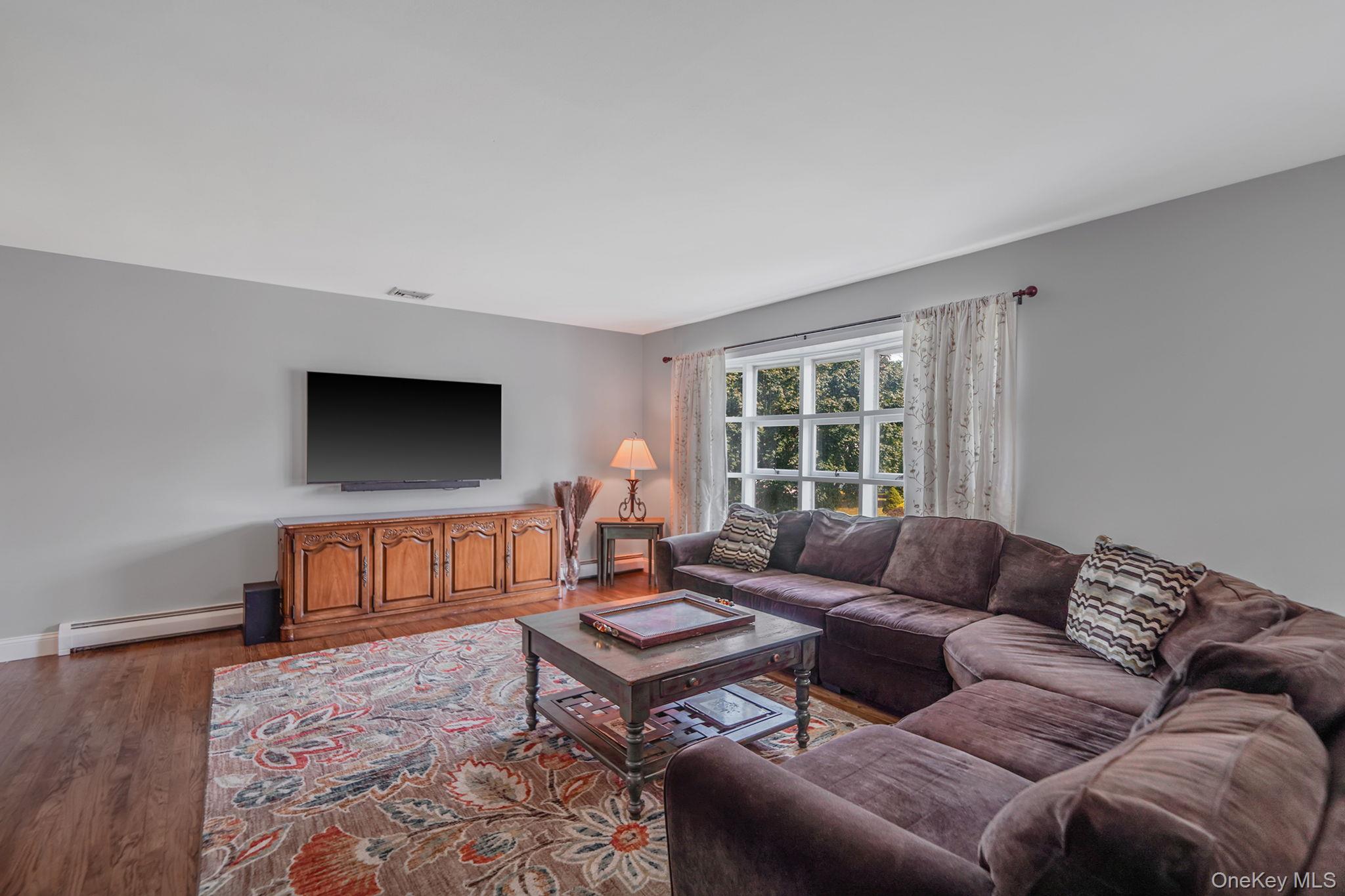 54 Peppermint Road, Commack, NY 11725