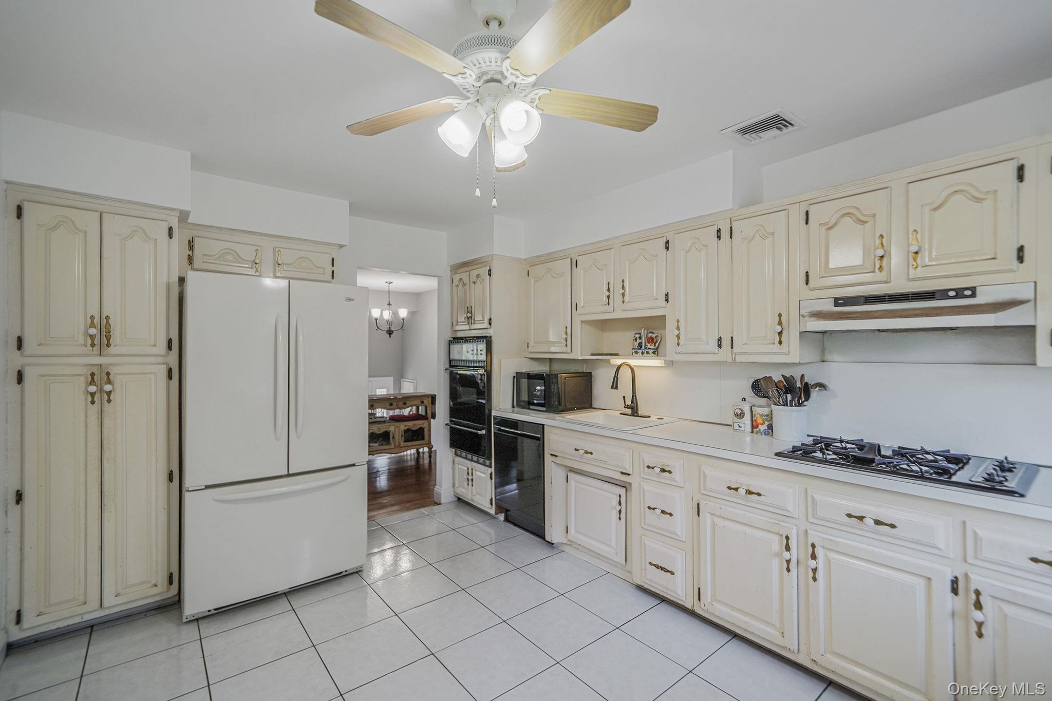 54 Peppermint Road, Commack, NY 11725