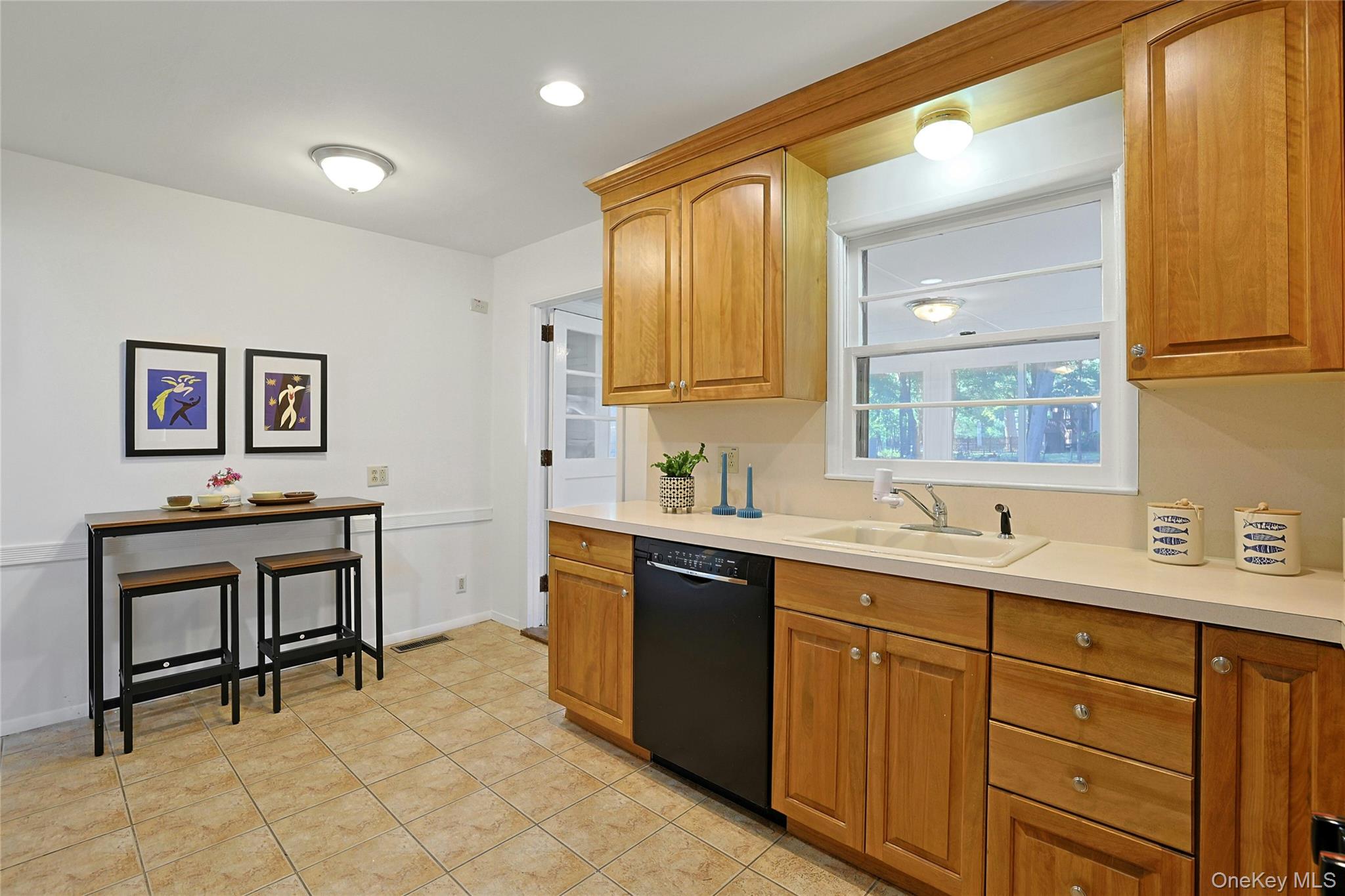 60 Van Buren Street, Pearl River, NY 10965