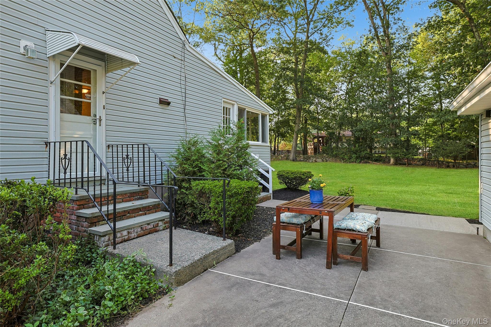 60 Van Buren Street, Pearl River, NY 10965