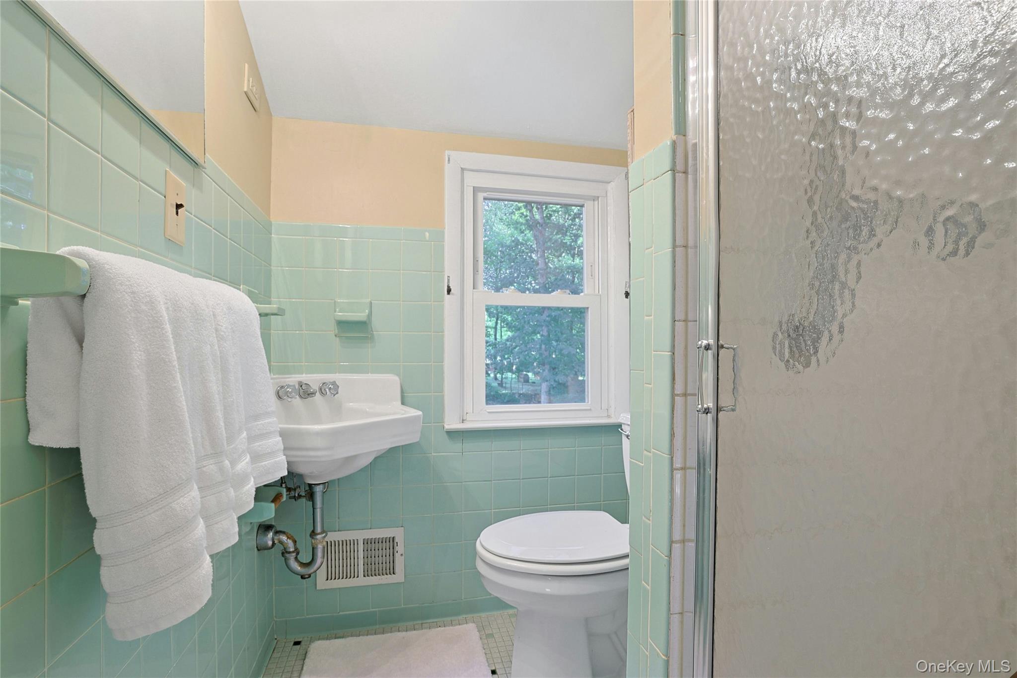 60 Van Buren Street, Pearl River, NY 10965