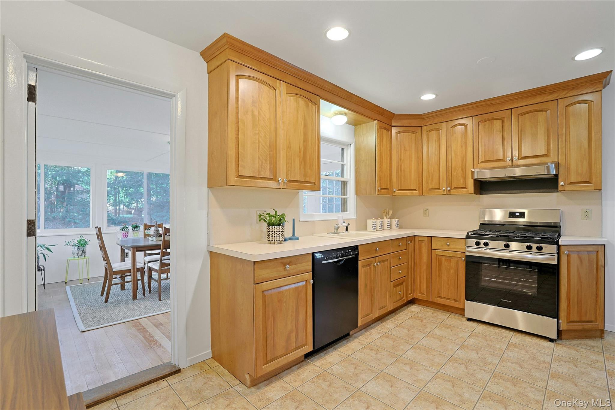 60 Van Buren Street, Pearl River, NY 10965