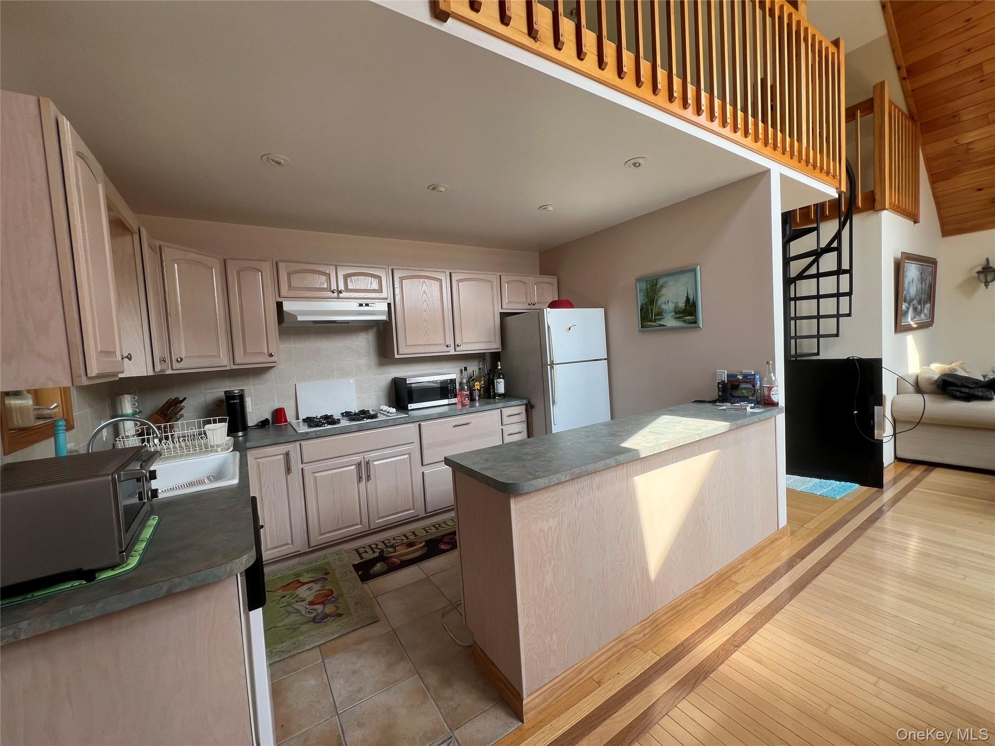 125 Woods Road, Barryville, NY 12719