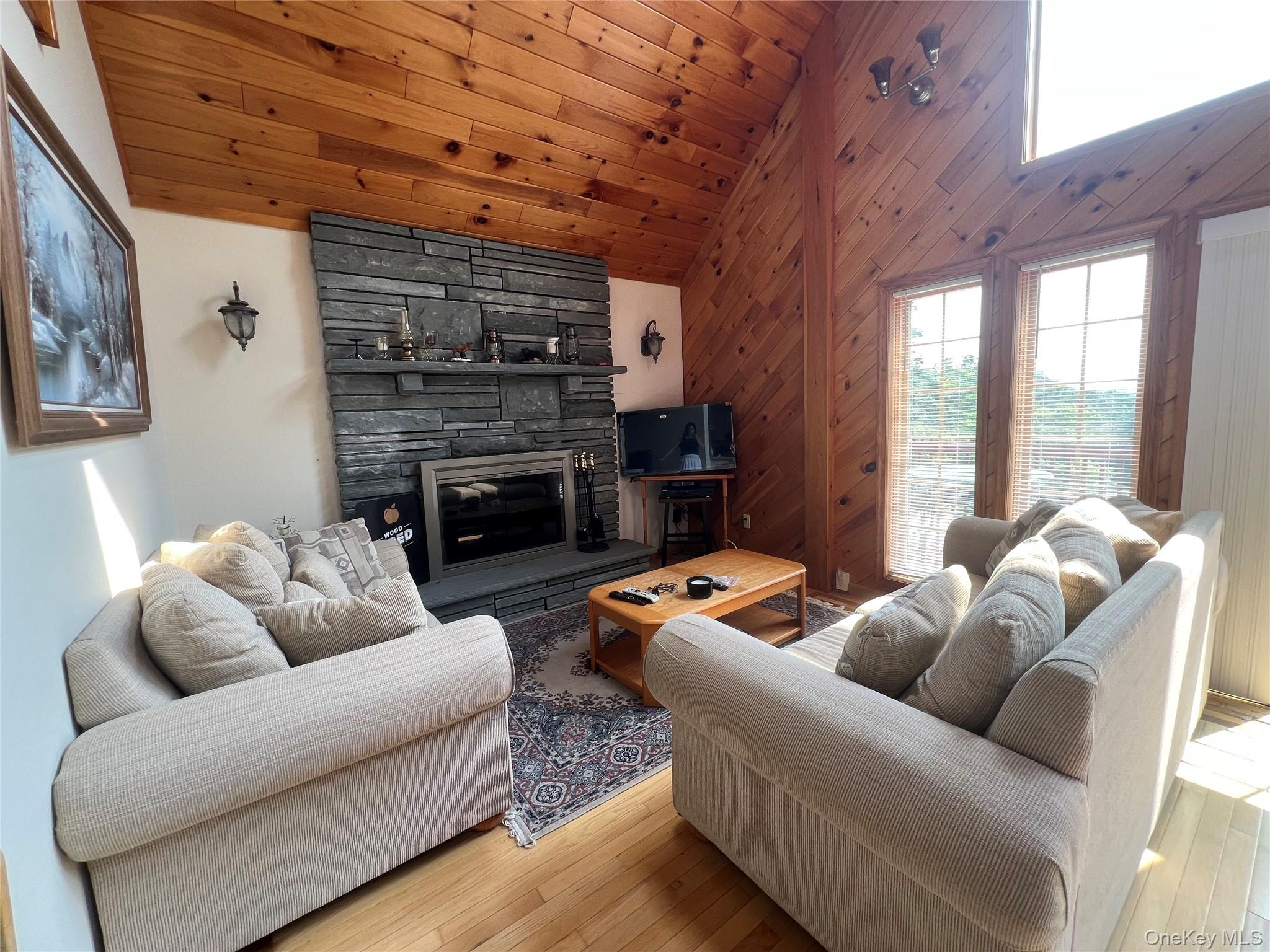 125 Woods Road, Barryville, NY 12719