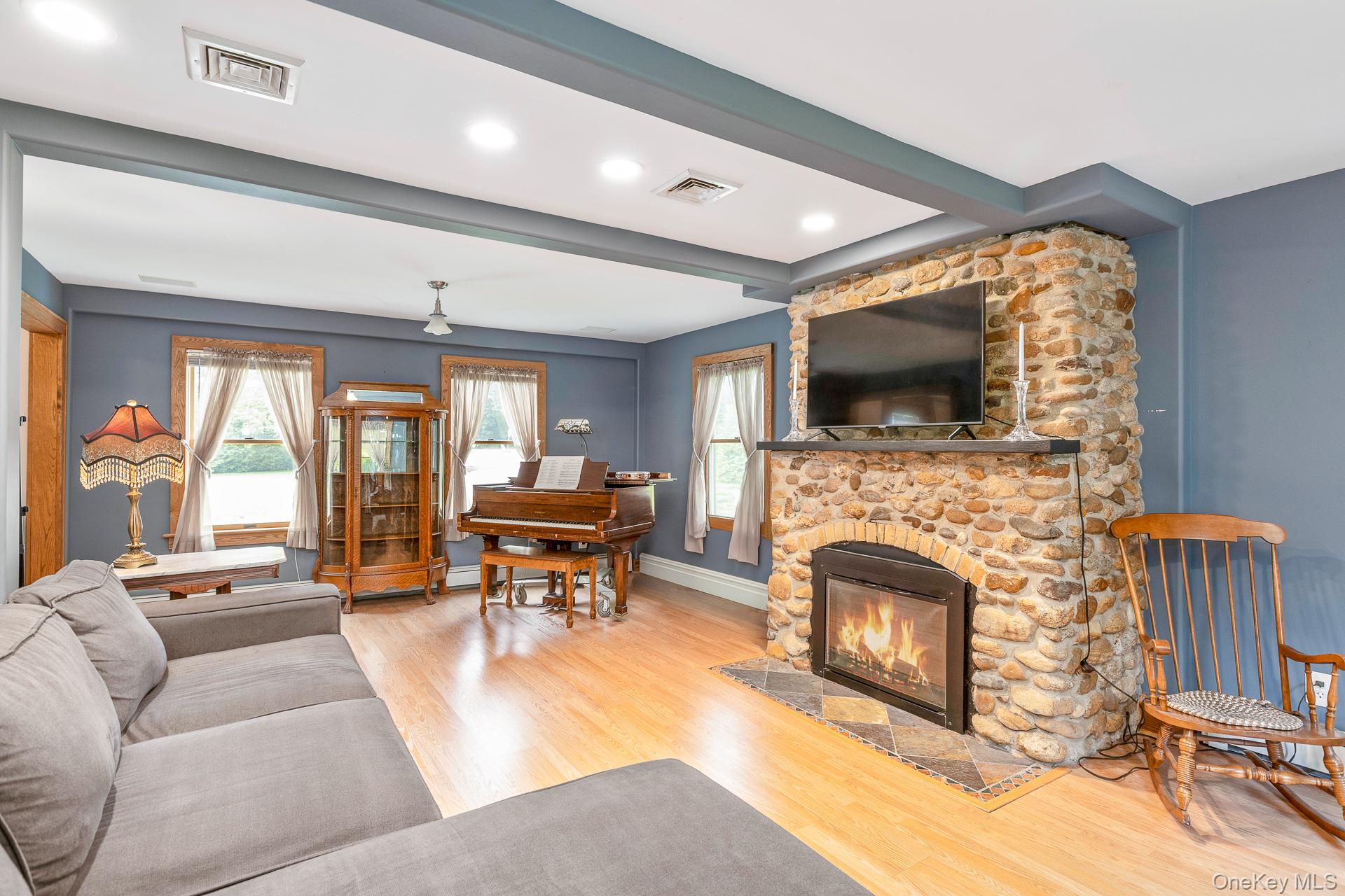 127 North Street, Manorville, NY 11949