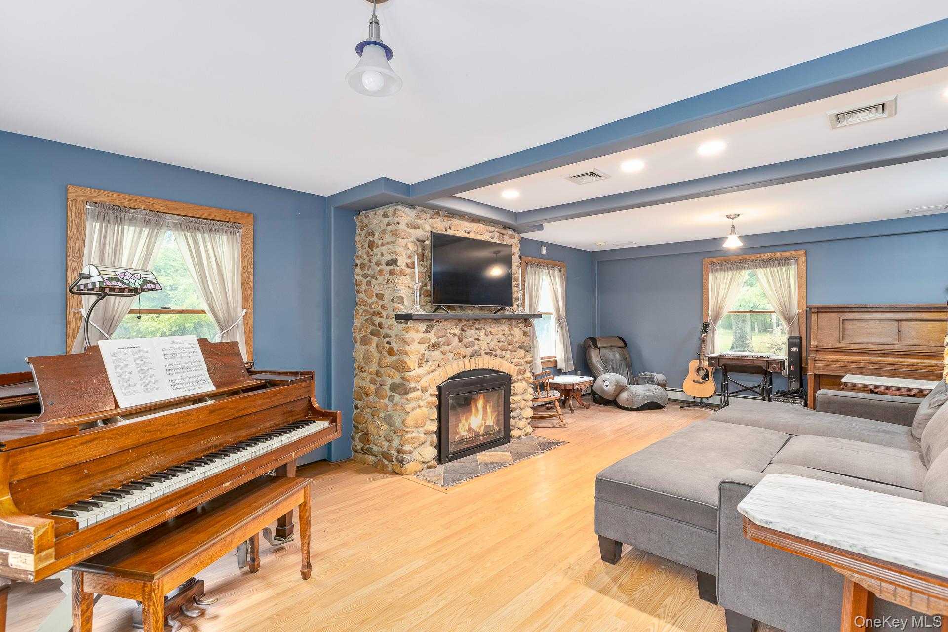 127 North Street, Manorville, NY 11949