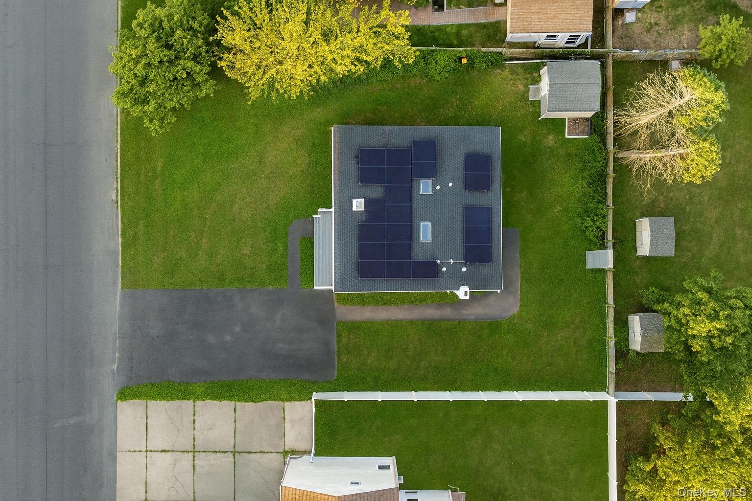 40 White Street, Brentwood, NY 11717