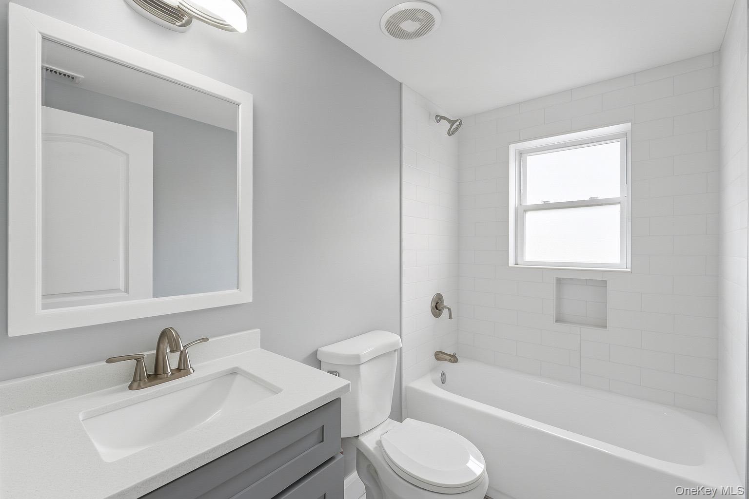 40 White Street, Brentwood, NY 11717