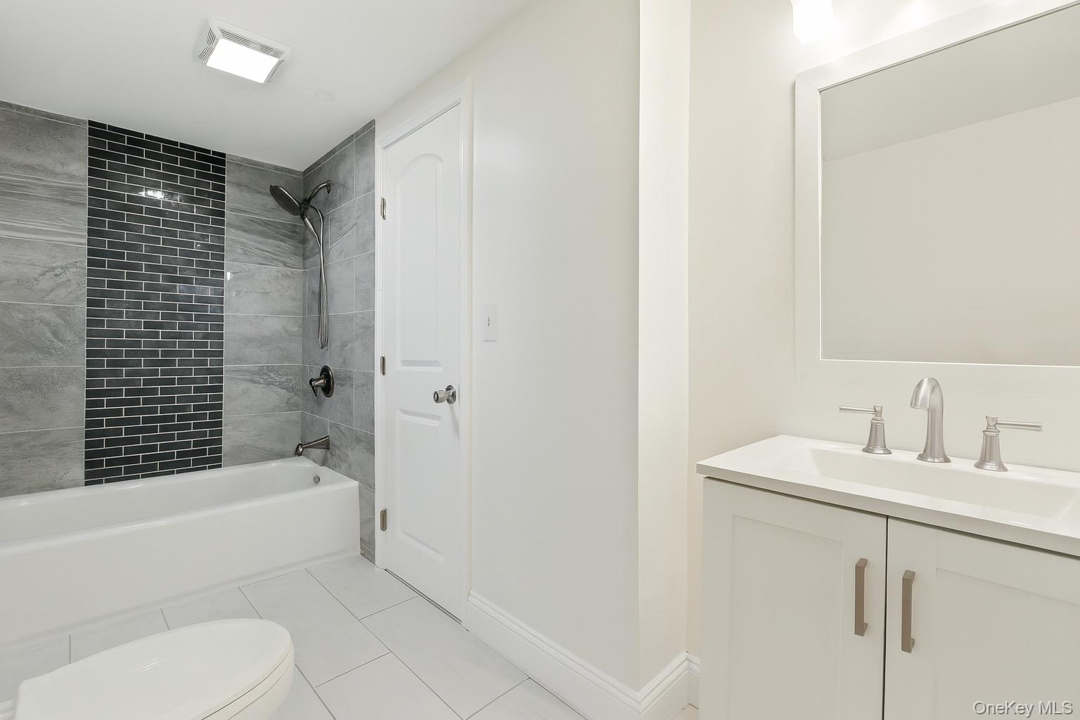 40 White Street, Brentwood, NY 11717