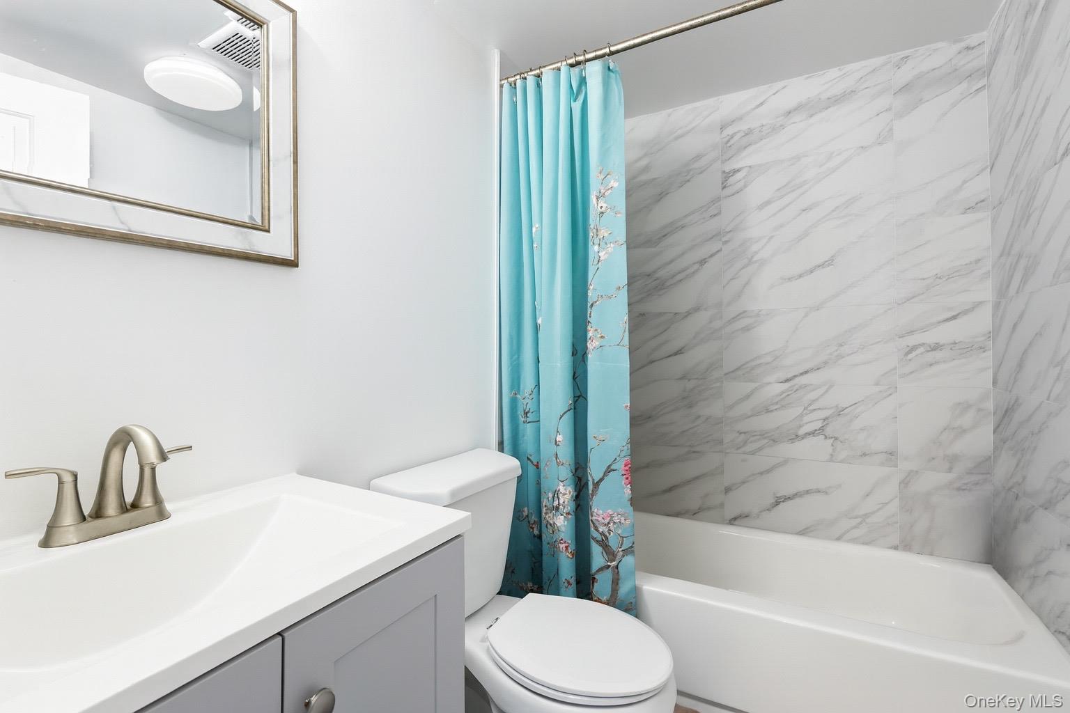 40 White Street, Brentwood, NY 11717