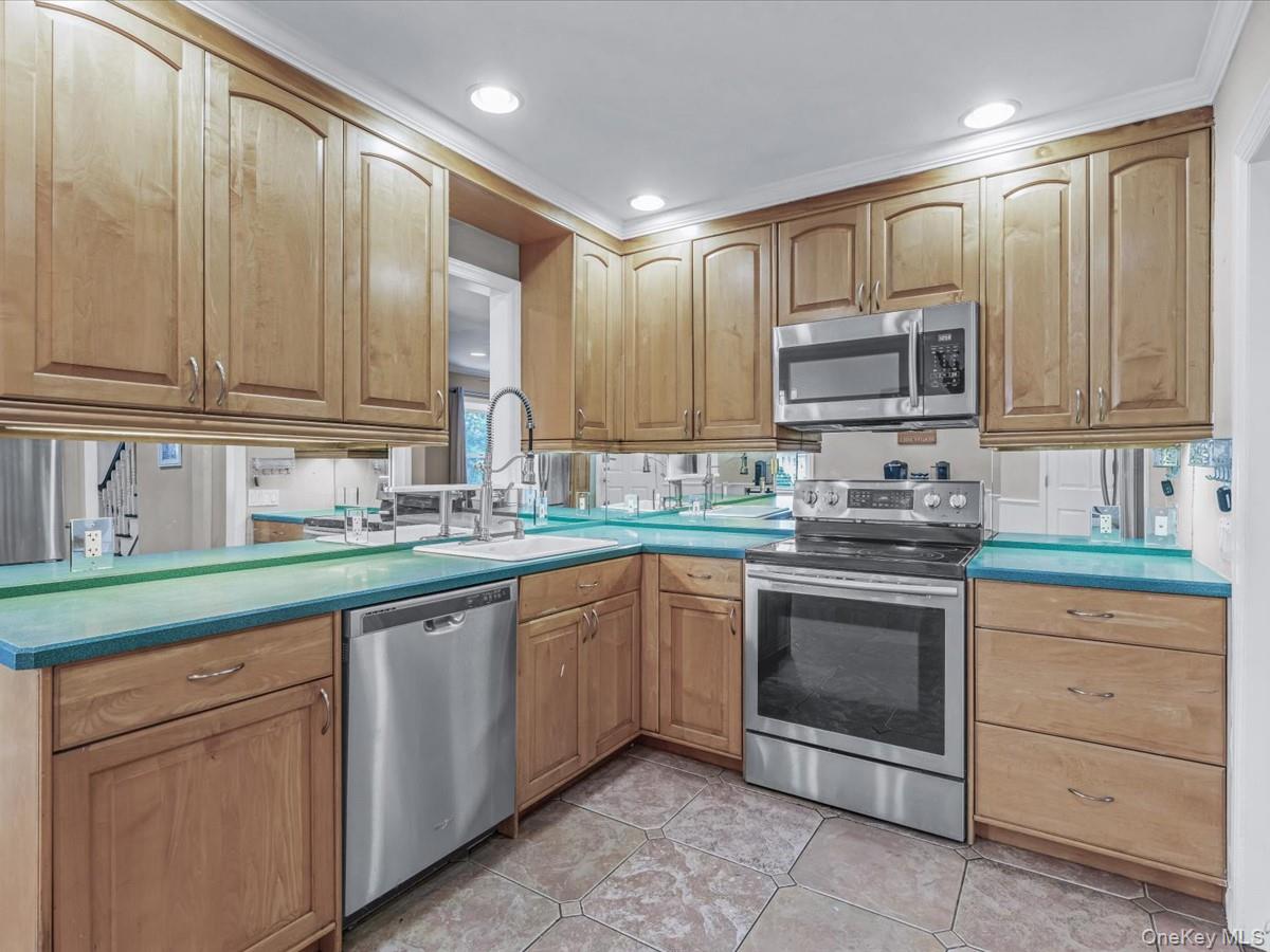 151 Atlantic Avenue, Carle Place, NY 11514