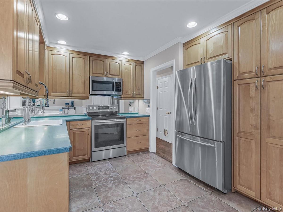 151 Atlantic Avenue, Carle Place, NY 11514