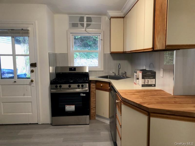 76 Bayview Avenue # A, Northport, NY 11768