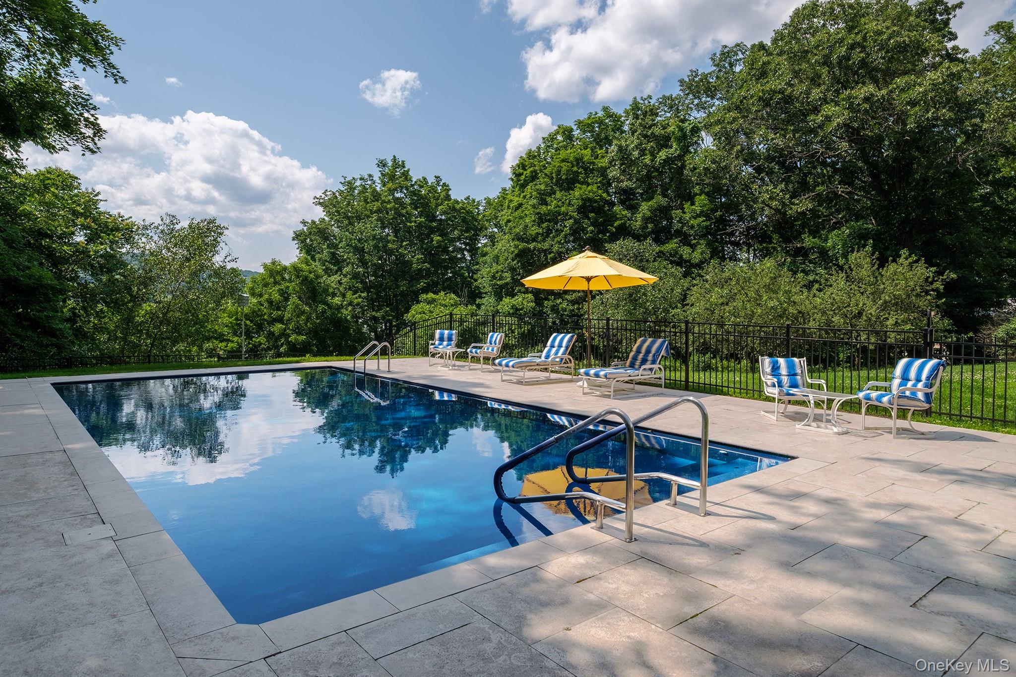 26 CURRY Lane, Hyde Park, NY 12538