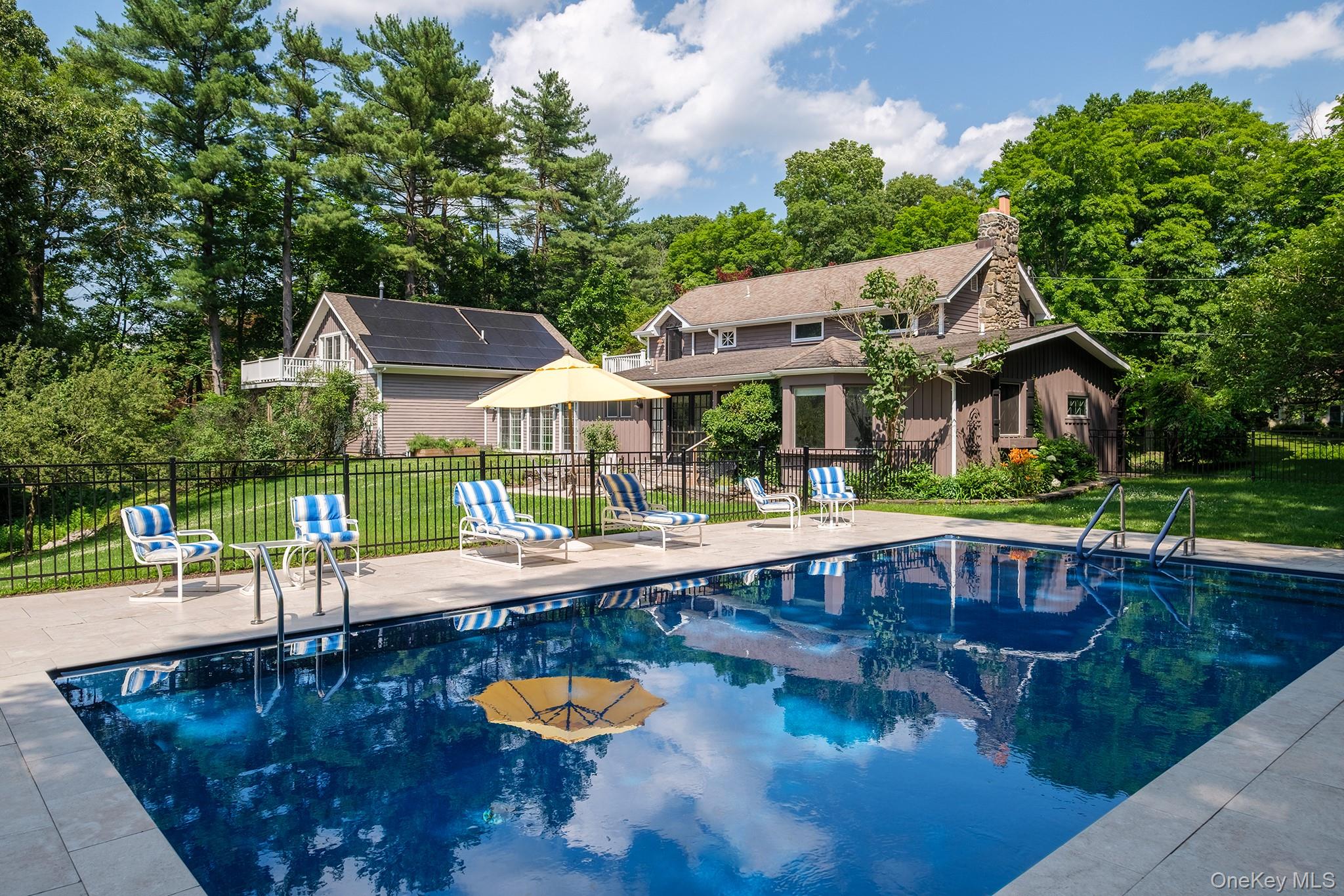 26 CURRY Lane, Hyde Park, NY 12538
