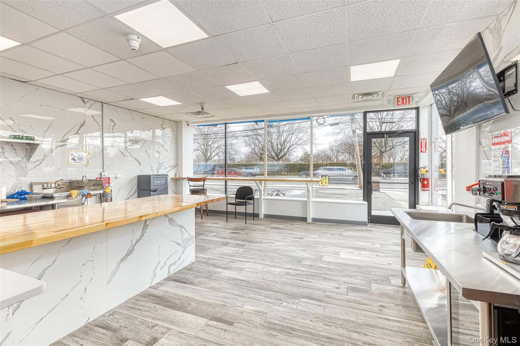 27 Post Avenue, Westbury, NY 11590