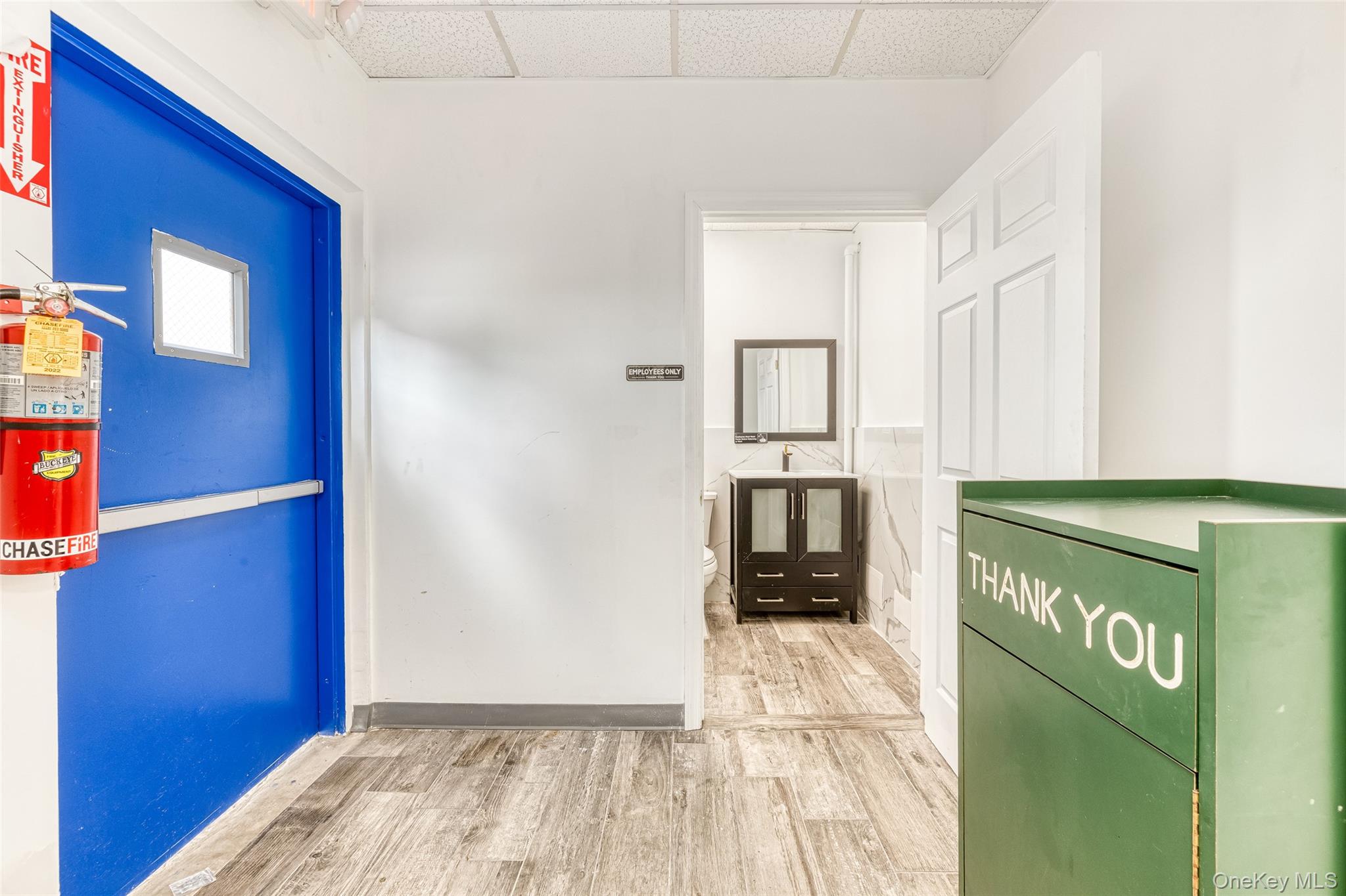 27 Post Avenue, Westbury, NY 11590