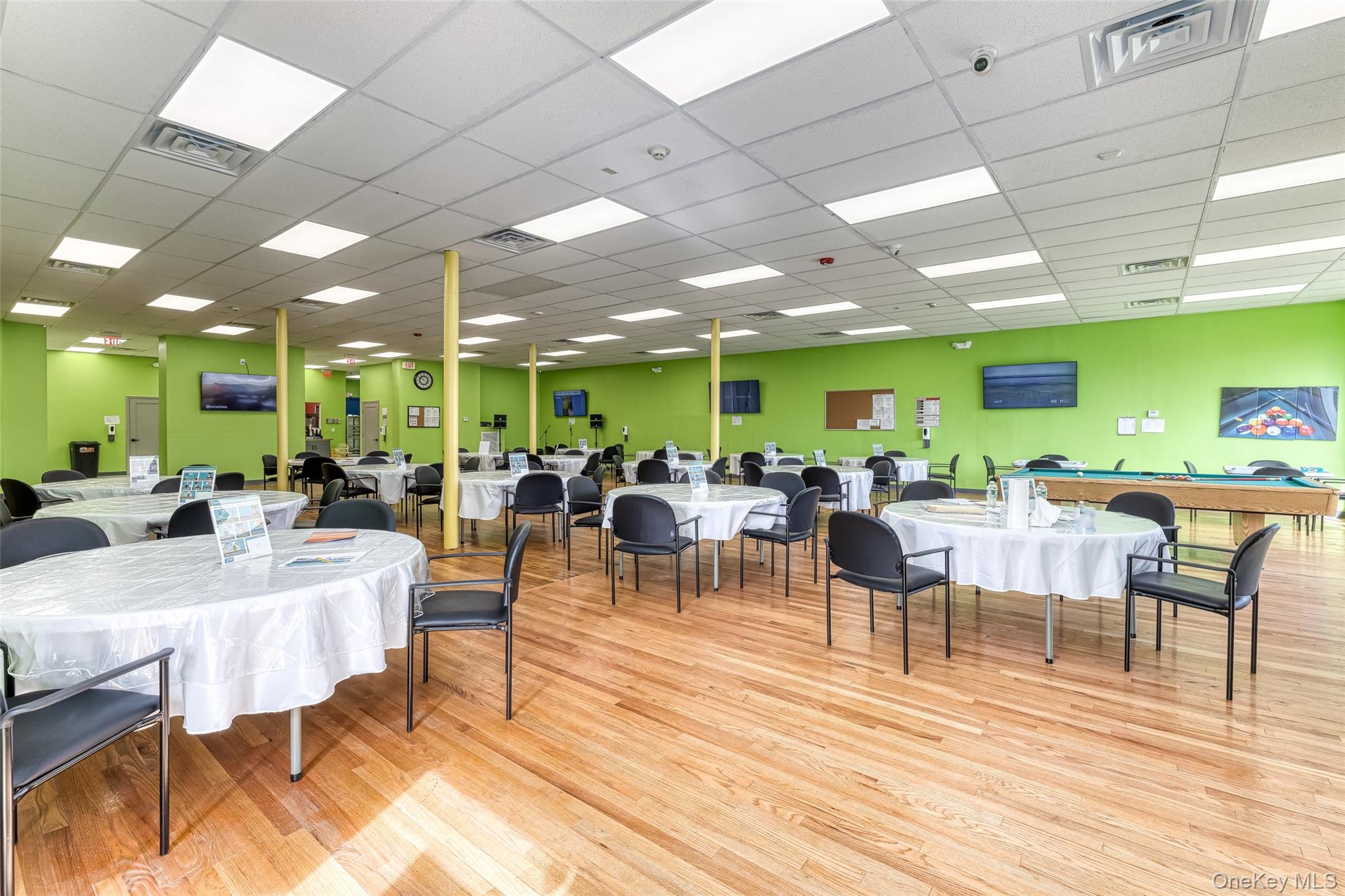 27 Post Avenue, Westbury, NY 11590