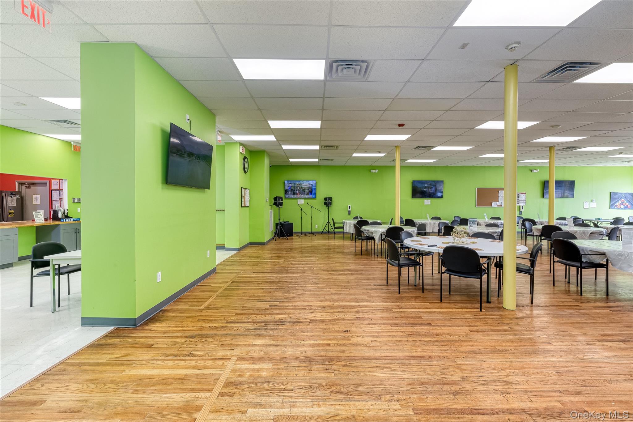 27 Post Avenue, Westbury, NY 11590