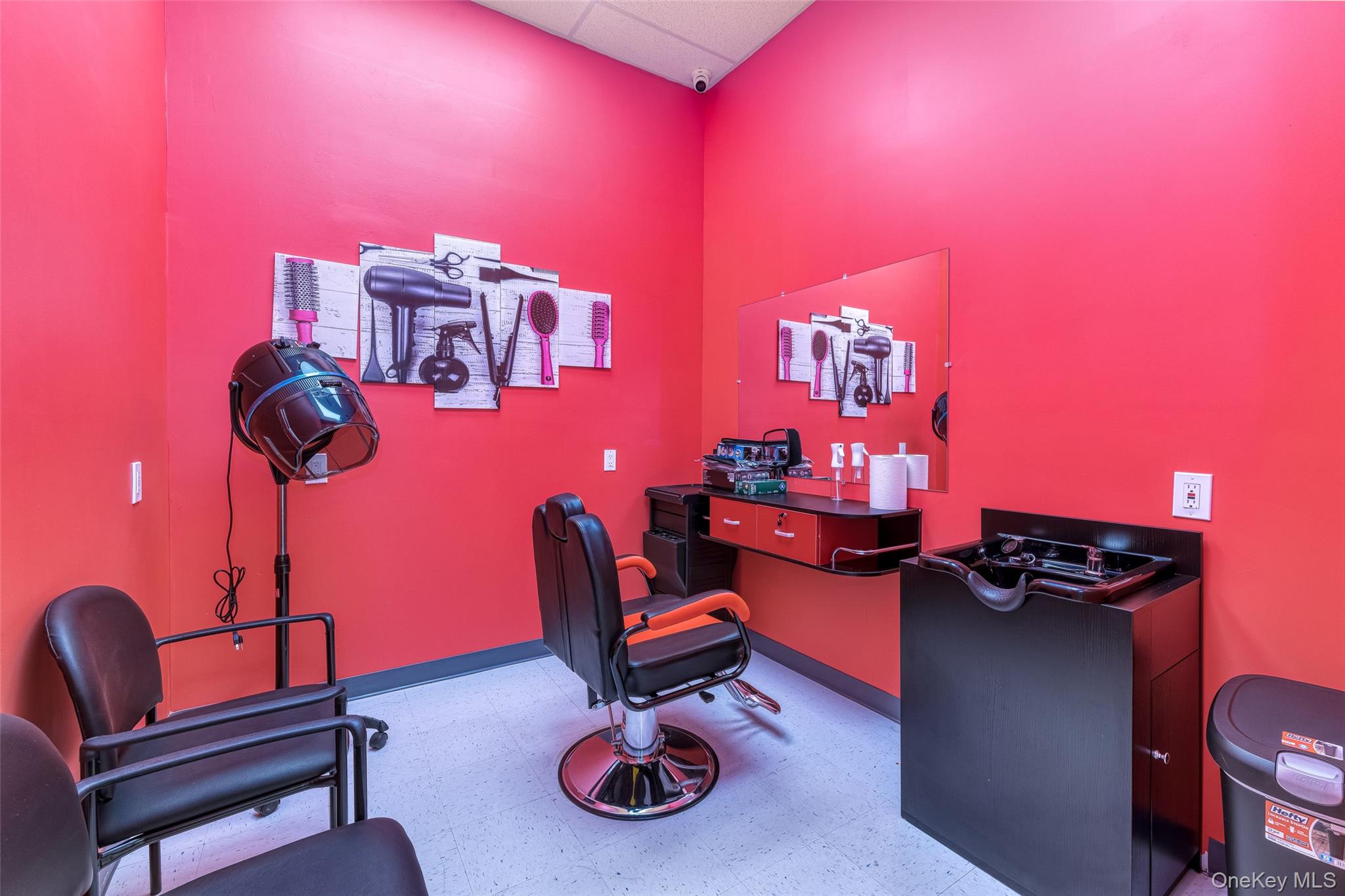 27 Post Avenue, Westbury, NY 11590