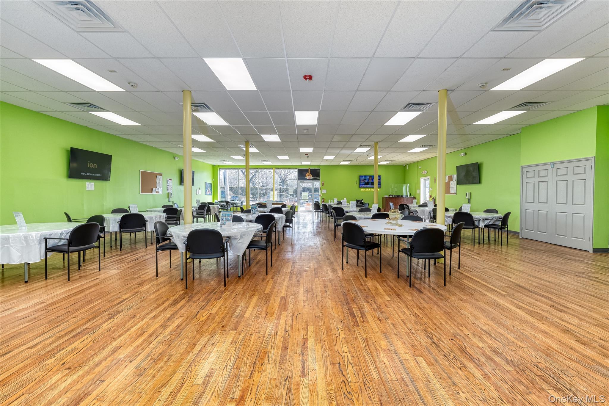 27 Post Avenue, Westbury, NY 11590