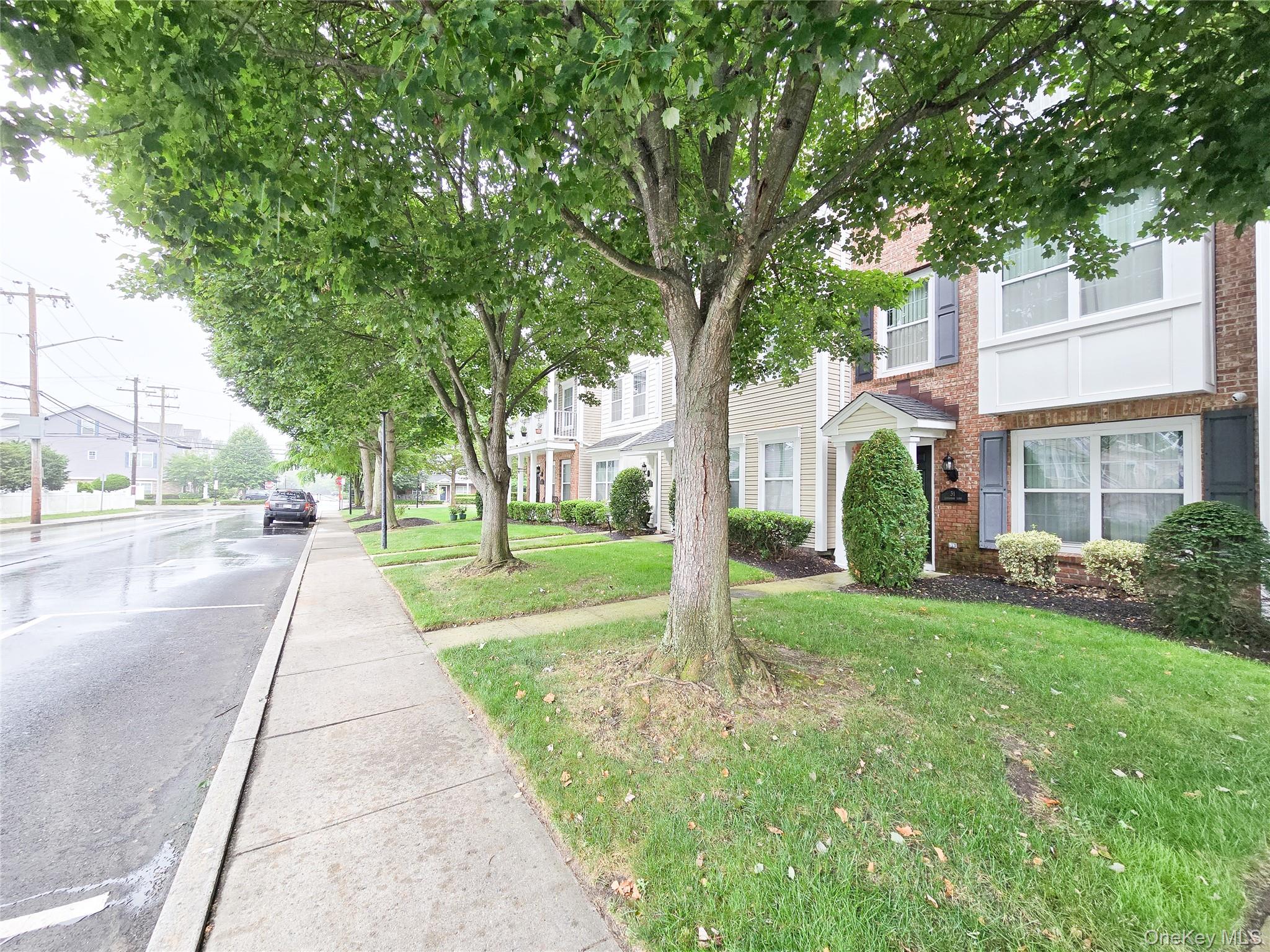 31 Stahlman Lane, Patchogue, NY 11772