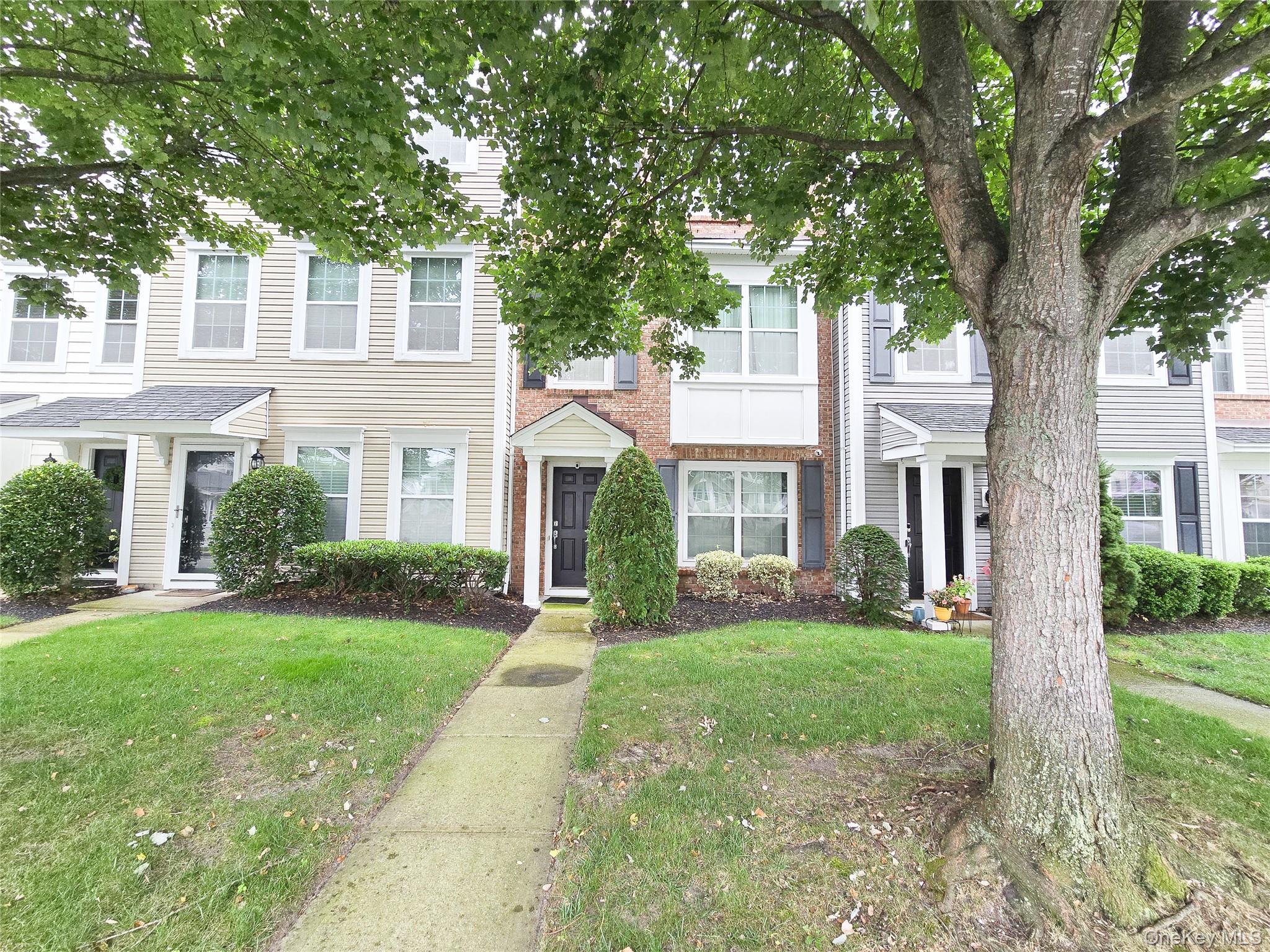 31 Stahlman Lane, Patchogue, NY 11772