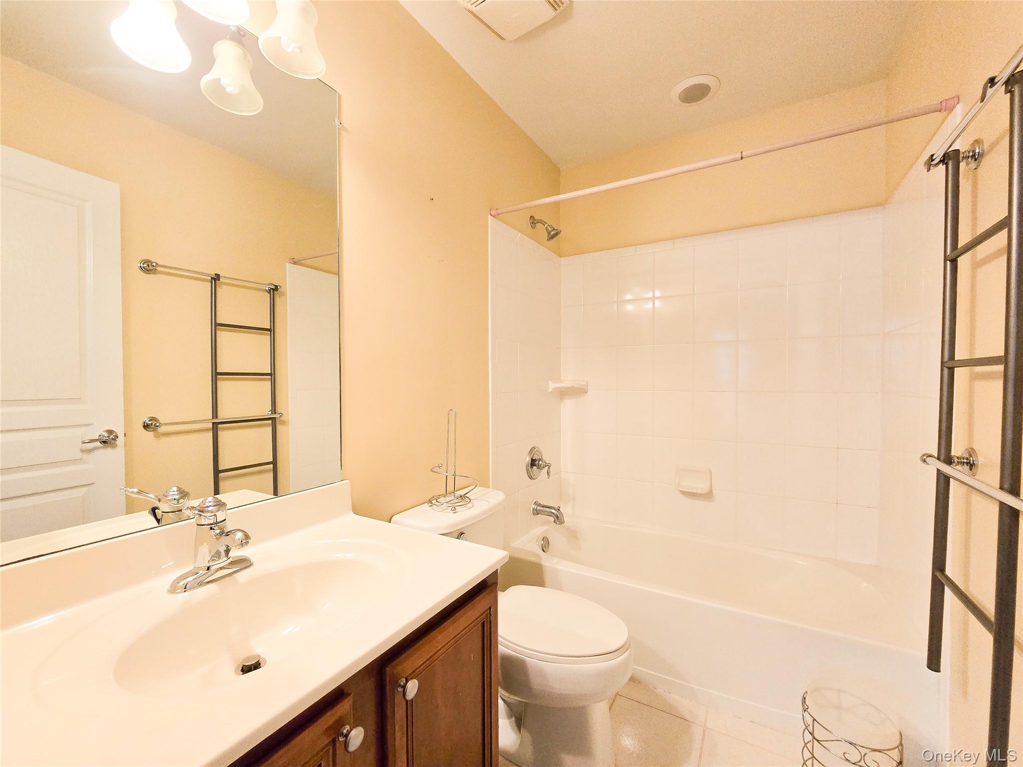 31 Stahlman Lane, Patchogue, NY 11772