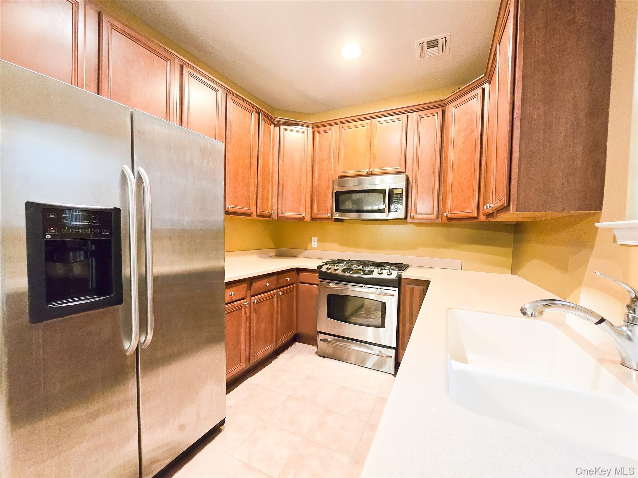 31 Stahlman Lane, Patchogue, NY 11772