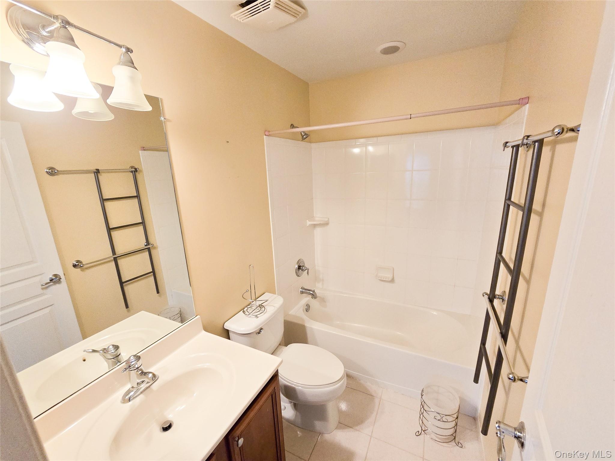 31 Stahlman Lane, Patchogue, NY 11772